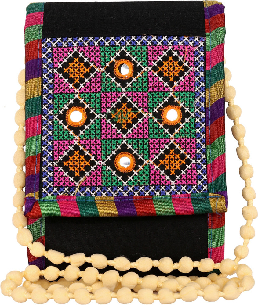 Rajasthani pouch outlet