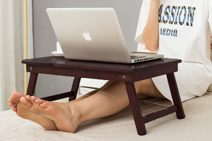Skull wood portable laptop outlet table