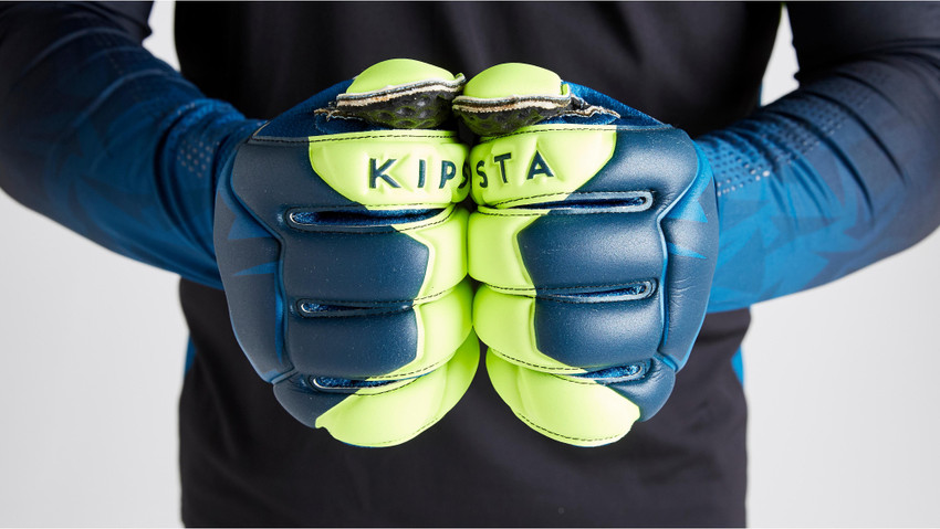 Decathlon shop football gloves