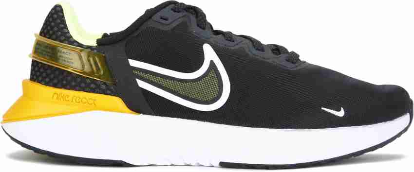 Running legend react trainers outlet in black and gold