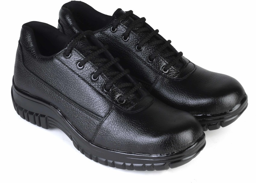 Tiger safety best sale shoes flipkart