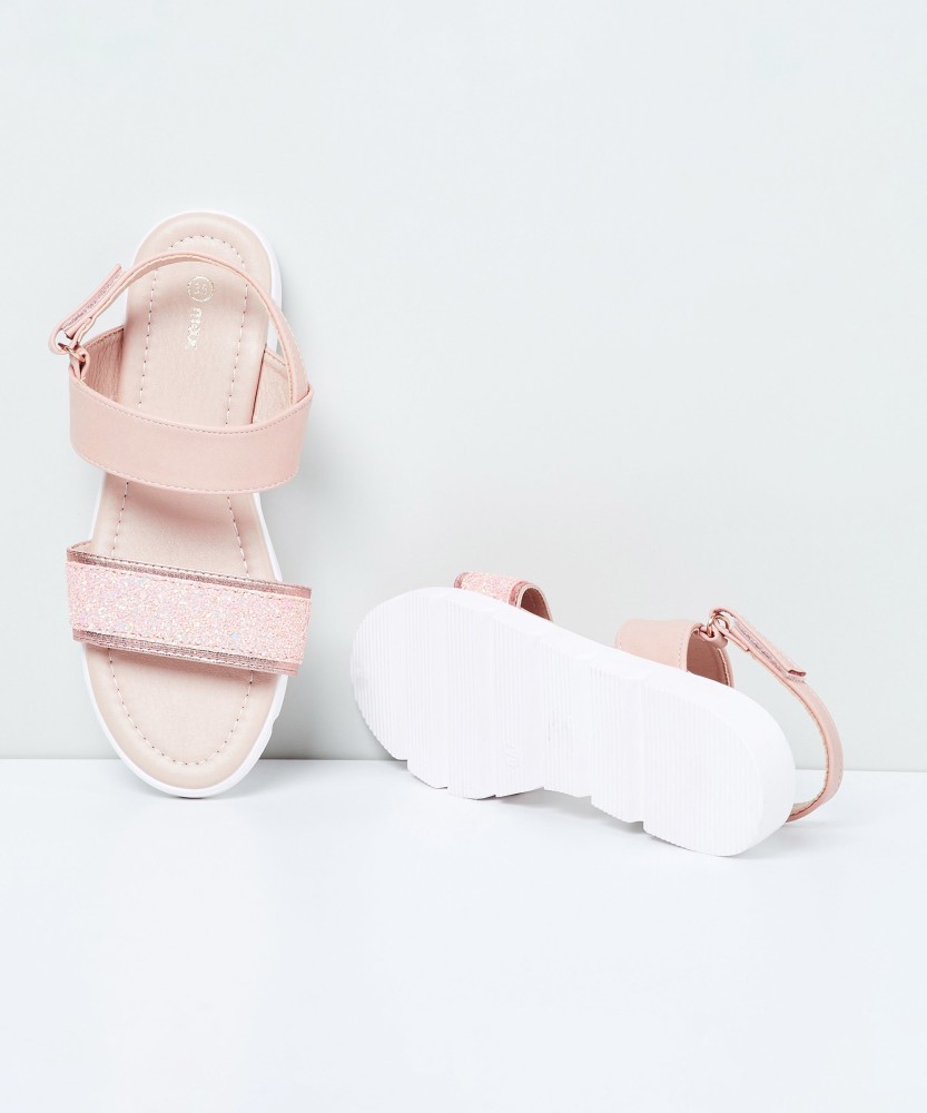 Vsco girl buckle discount sandals