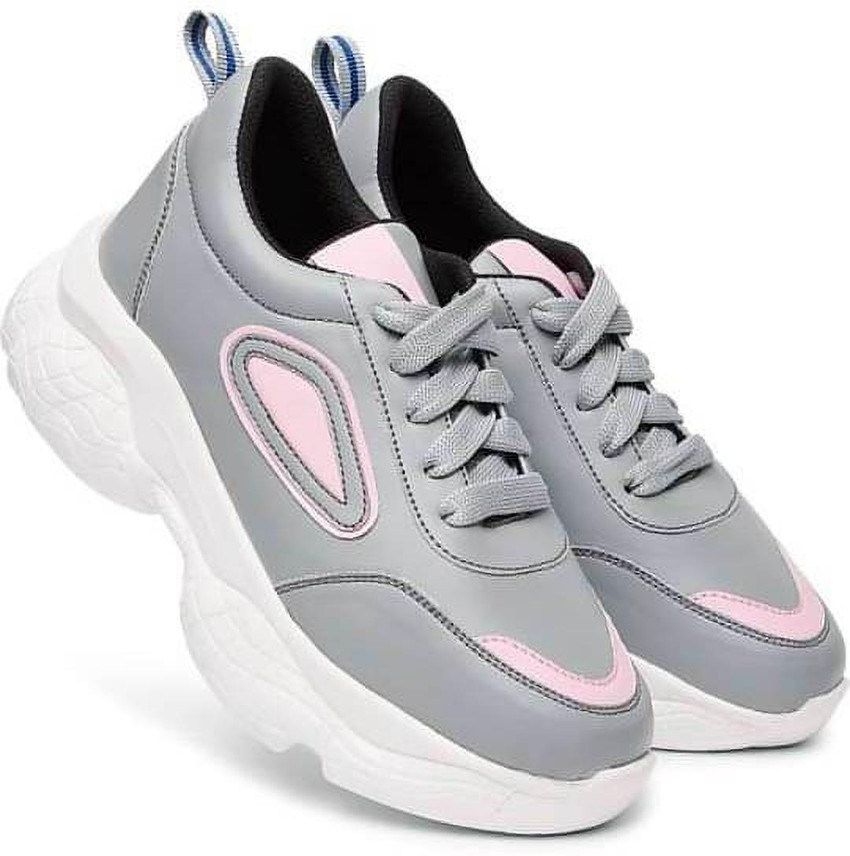 Tennis top shoes trending