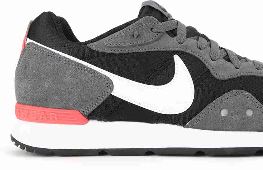 Sneaker discount nike zwart