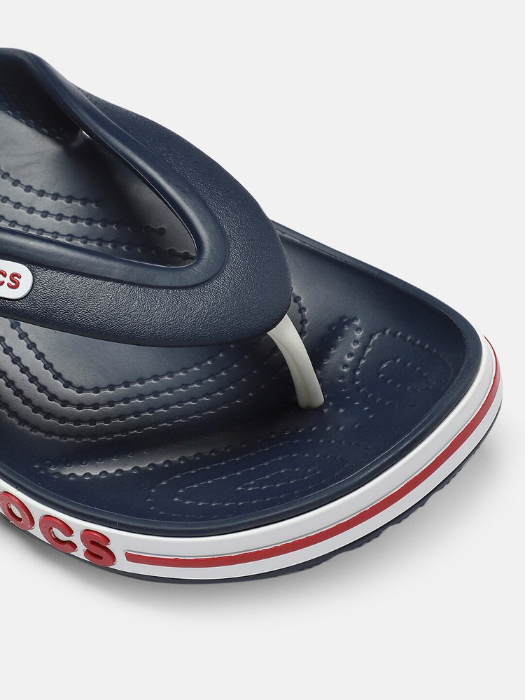 Crocs men's flip best sale flops thong sandals