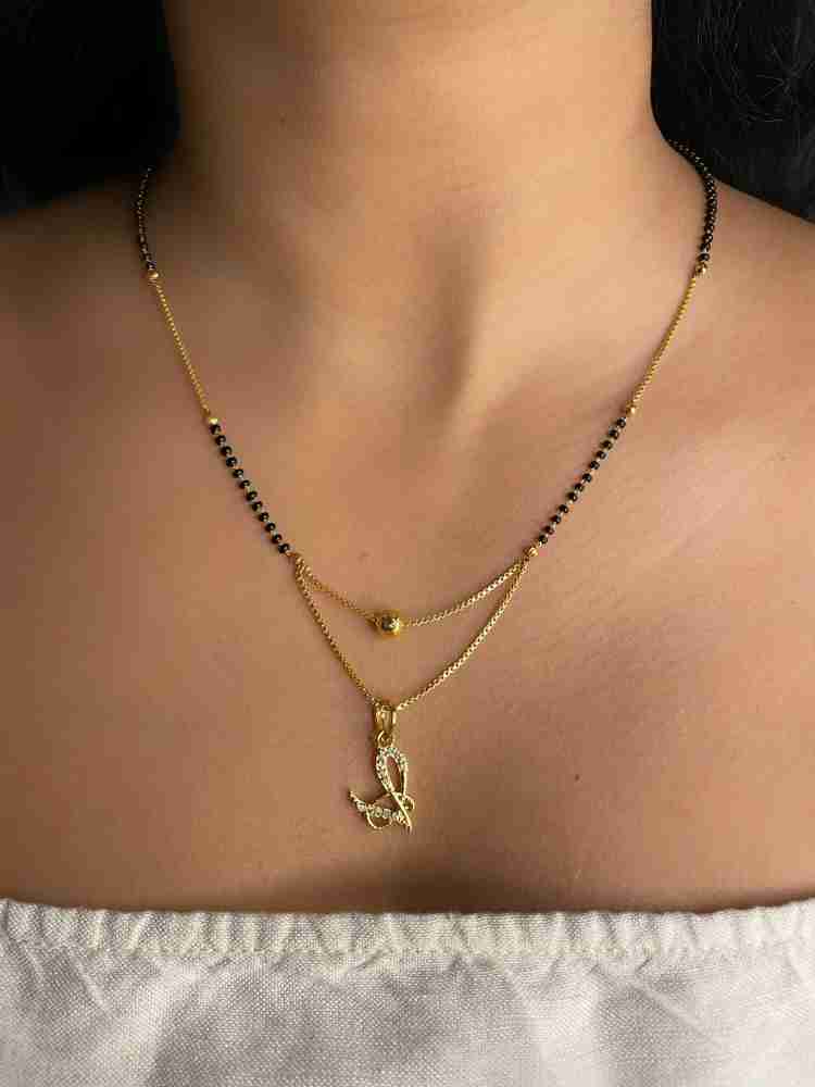 V naam ka locket top