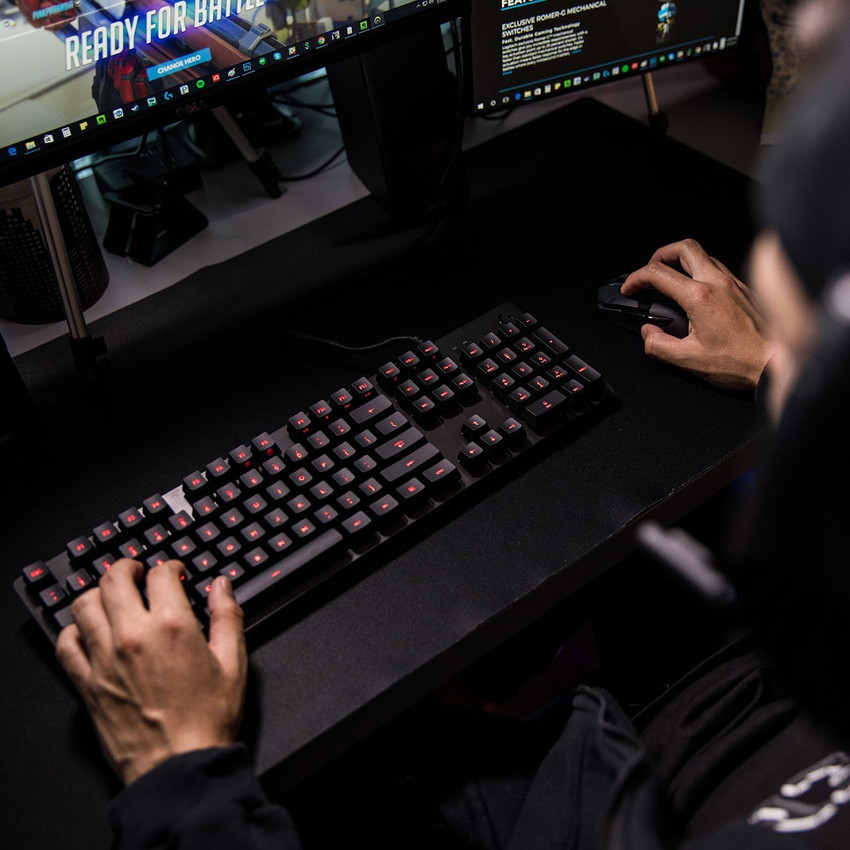 G413 carbon top de logitech