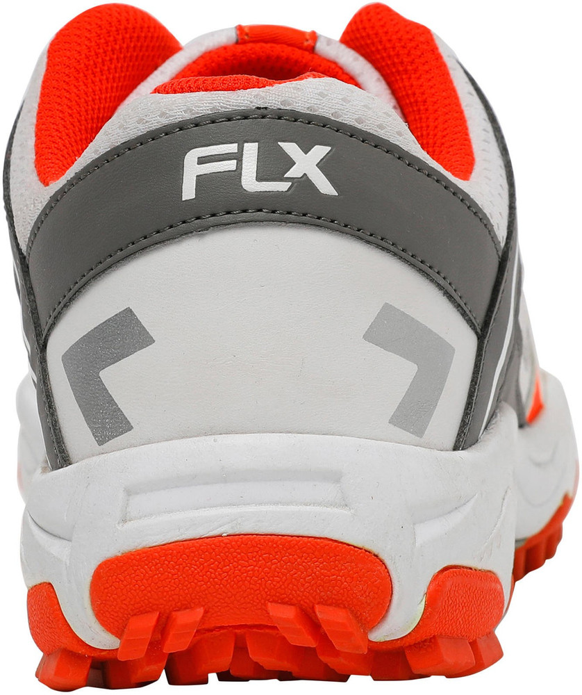 Decathlon discount cricket shoes