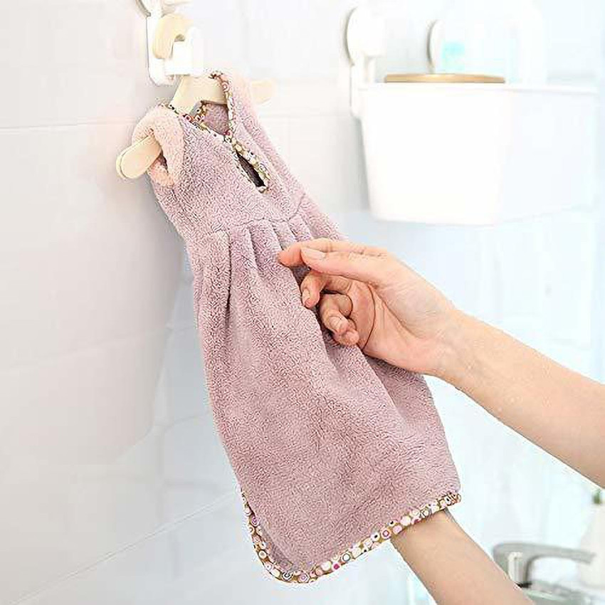 Standard hand online towel size