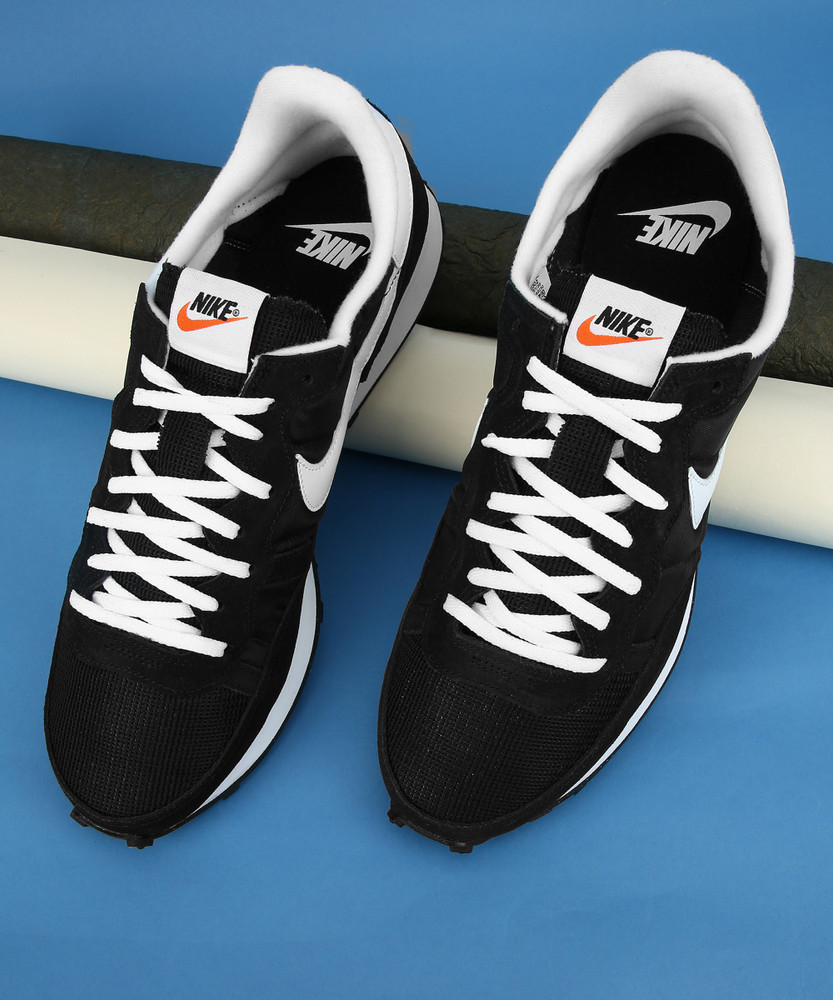 nike black challenger og sneakers