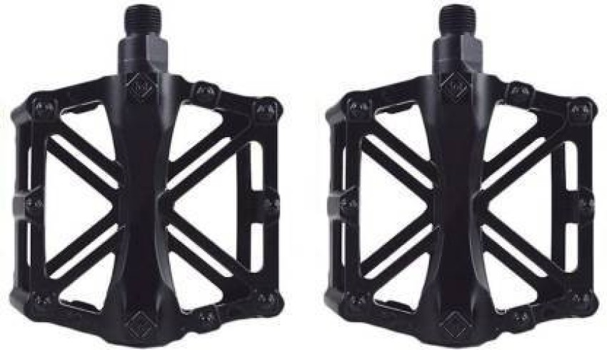 White 2025 bike pedals