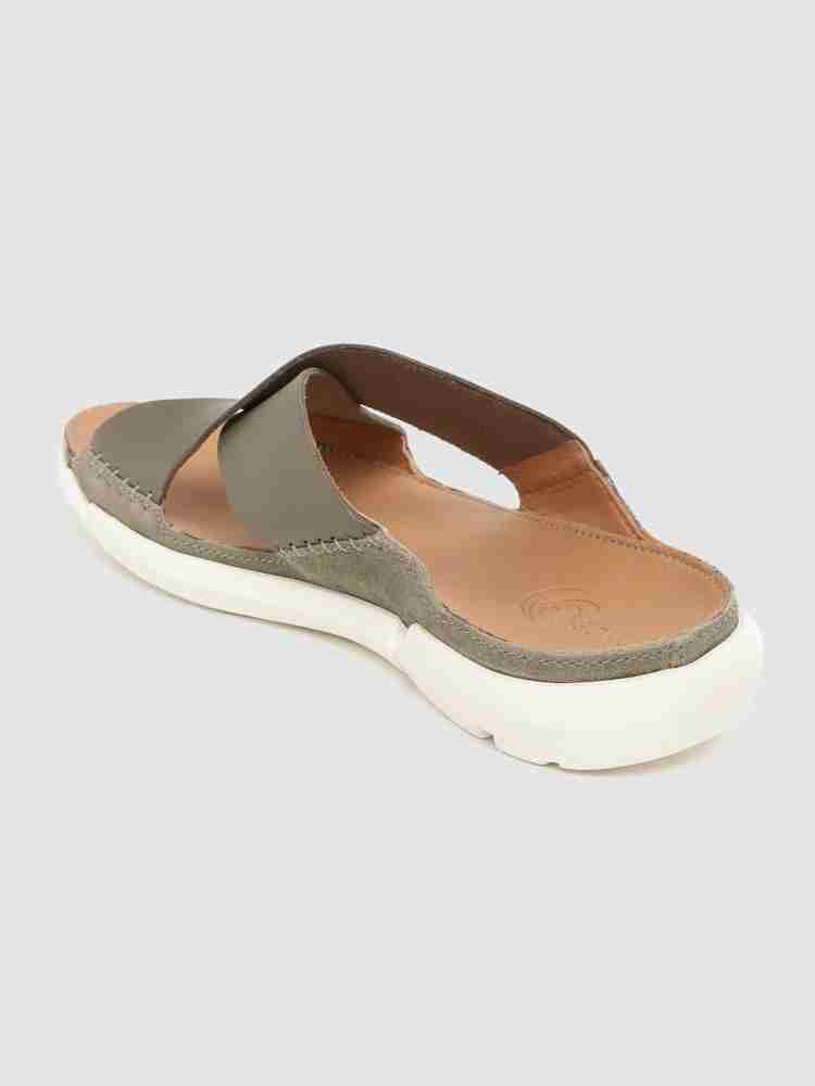 Clarks sandals near online me