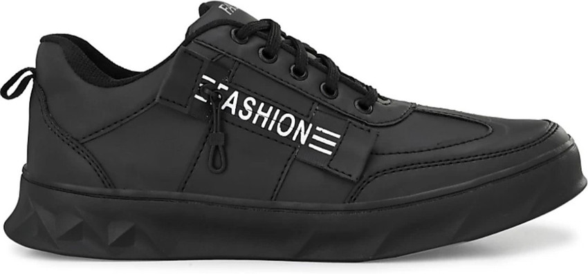 Trendy sneakers sale summer 219