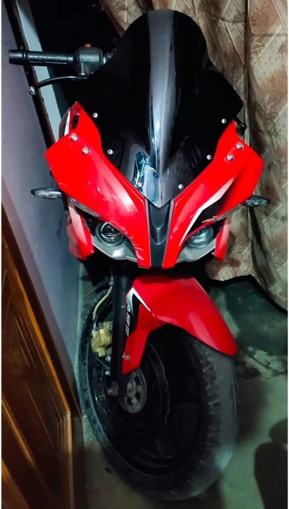 Rs 200 discount bike red colour