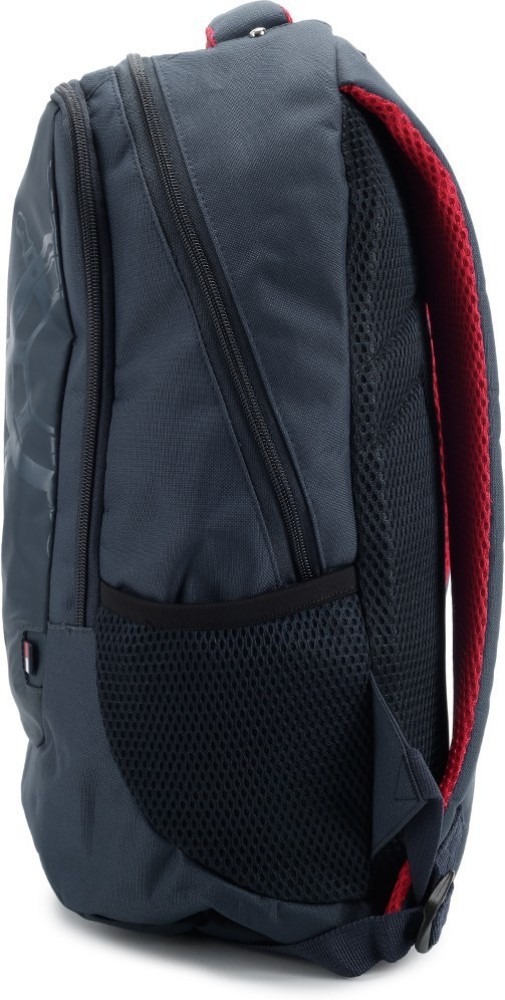 Tommy hilfiger on sale school bags flipkart