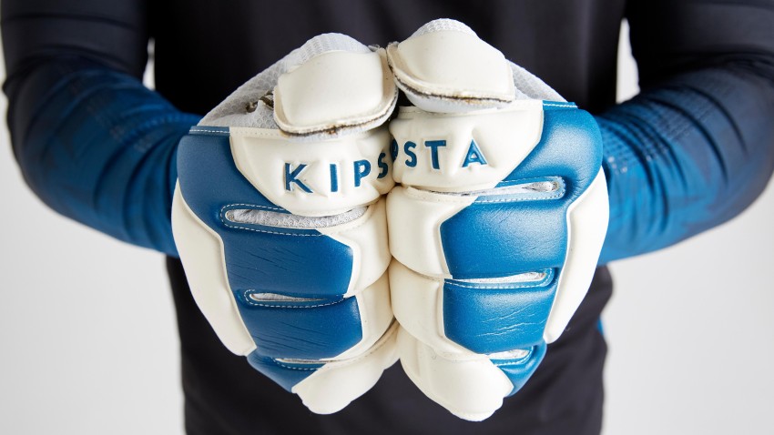 Soccer Goalkeeper Gloves - F 500 Viralto White/Blue - Snow white, Bright  indigo - Kipsta - Decathlon