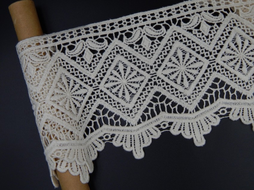 Orient Lace Craft Chantilly Lace Border