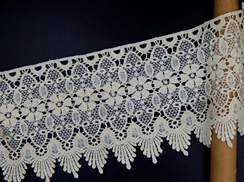 205E Ecru Lace Edging