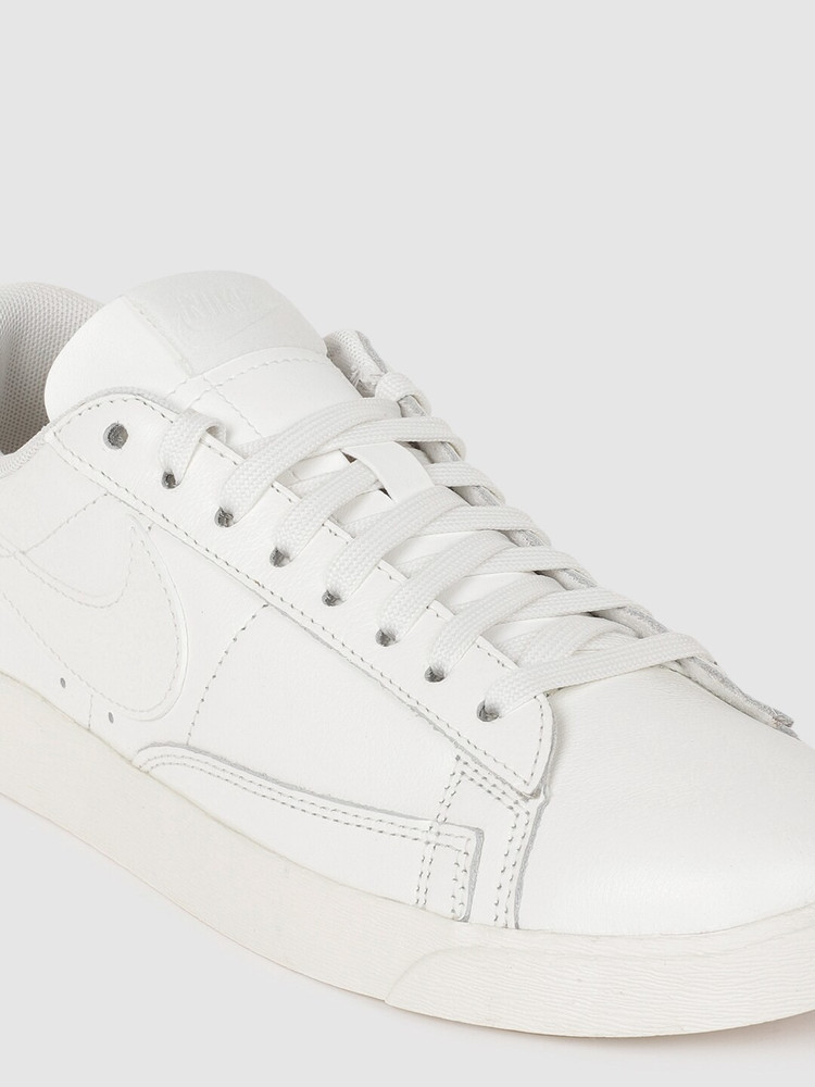 nike blazer low le white