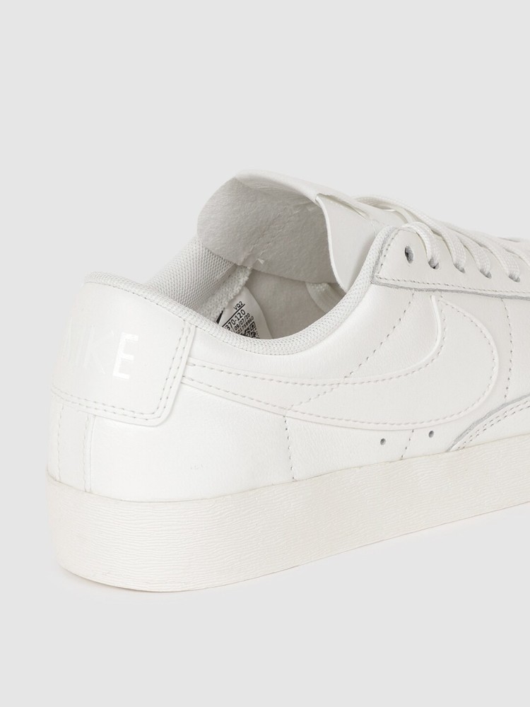 Nike blazer low store le women's white