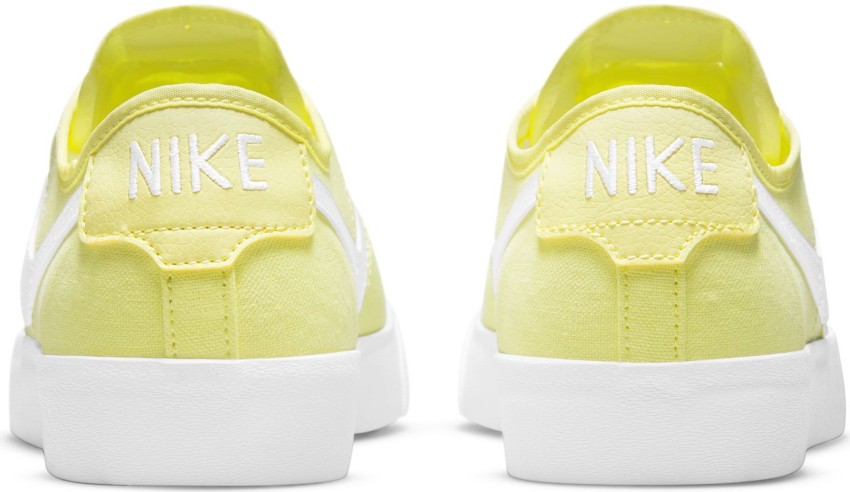 Nike sb best sale blazer low yellow