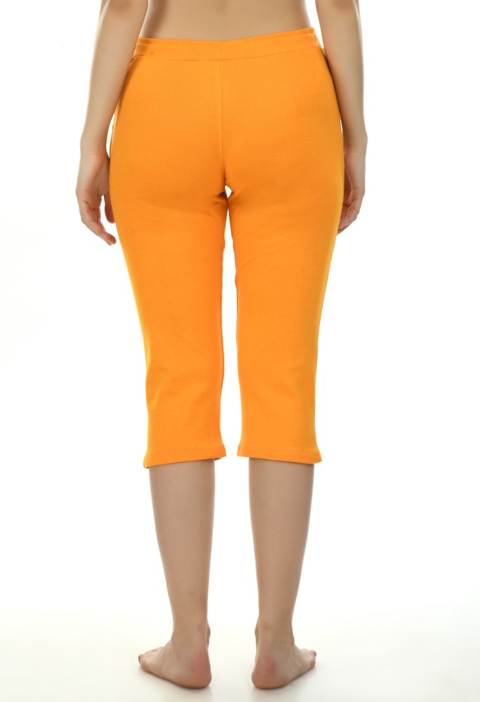 Buy online Low Rise Printed Capri from Capris & Leggings for Women by  V-mart for ₹380 at 20% off