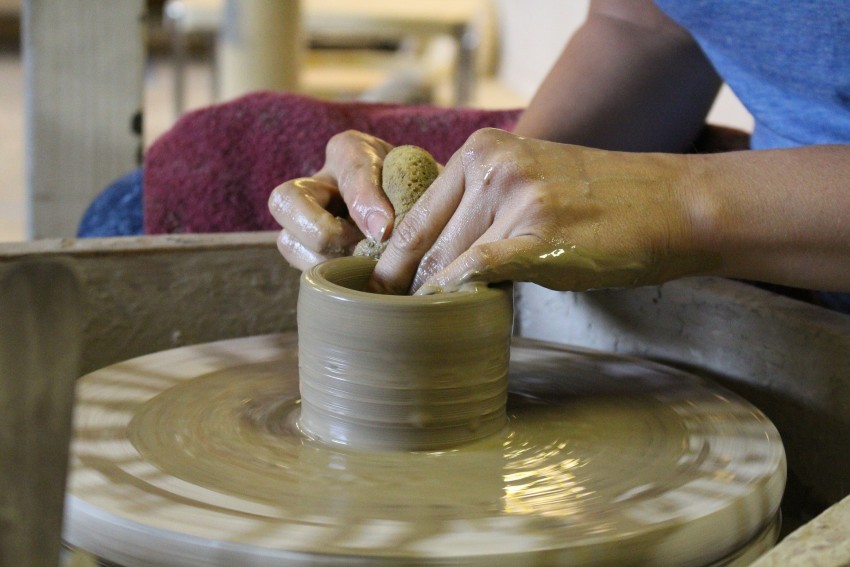 Earthen Grey Terracotta Modeling Ready to Use Clay for Sculpting and  Pottery