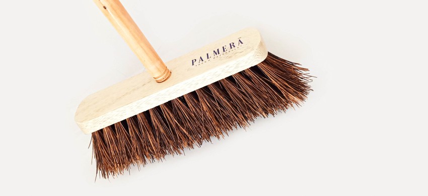 https://rukminim2.flixcart.com/image/850/1000/ko1smfk0/broom-brush/y/t/d/1-outdoor-broom-with-handle-xs-brown-pack-of-1-palmera-original-imag2h6zkbfn43uy.jpeg?q=90