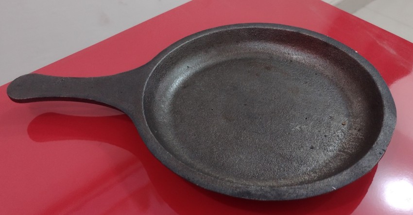 Cast Iron Mini Small Shallow Skillet Griddle Pan Pancake 5 Diameter 0.5  Depth