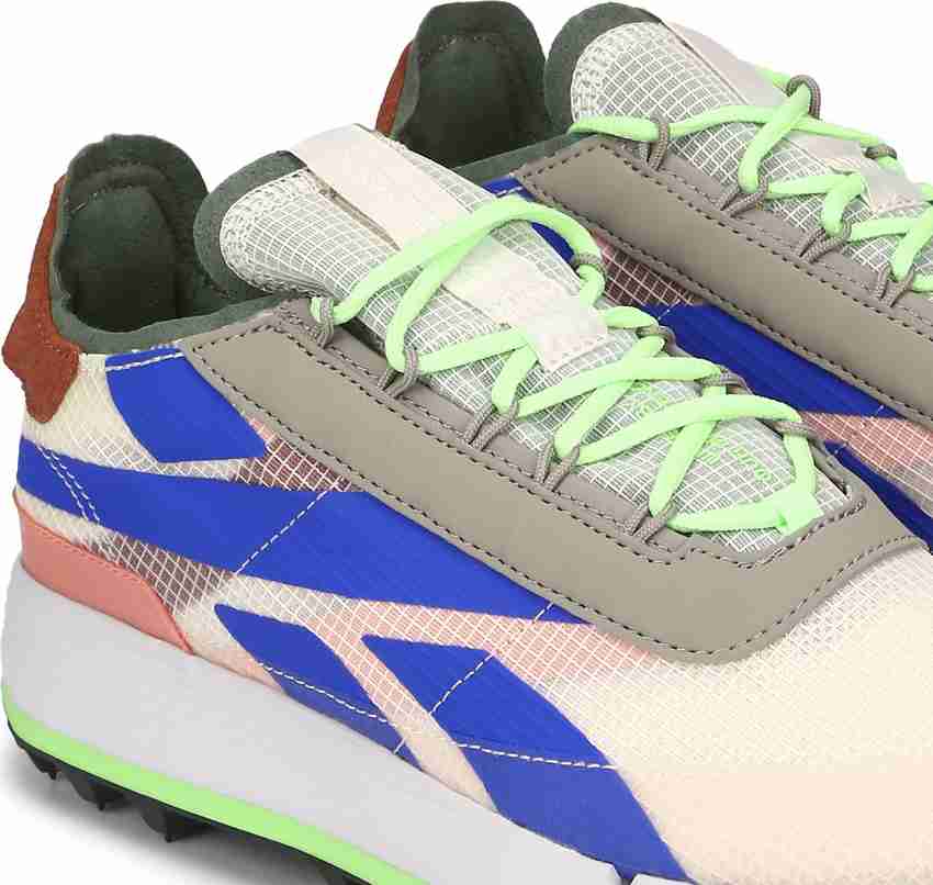 Reebok sneakers store wit