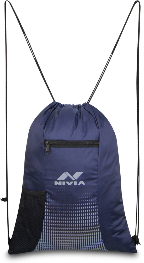 String bag deals with pockets