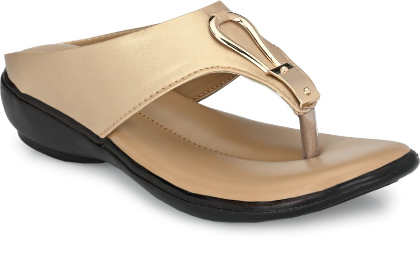 CKlics Women Beige Heels