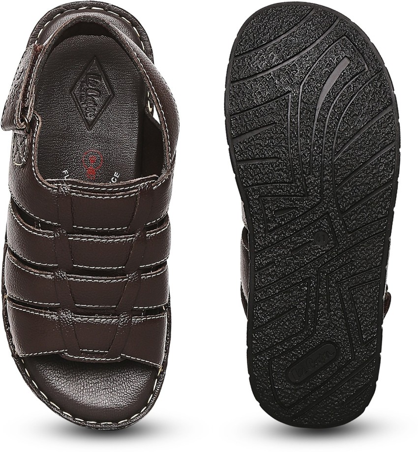 Lee cooper sandals sales flipkart