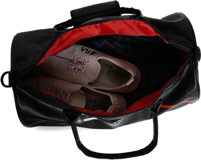 Discover 169+ benetton red gym bag super hot - xkldase.edu.vn
