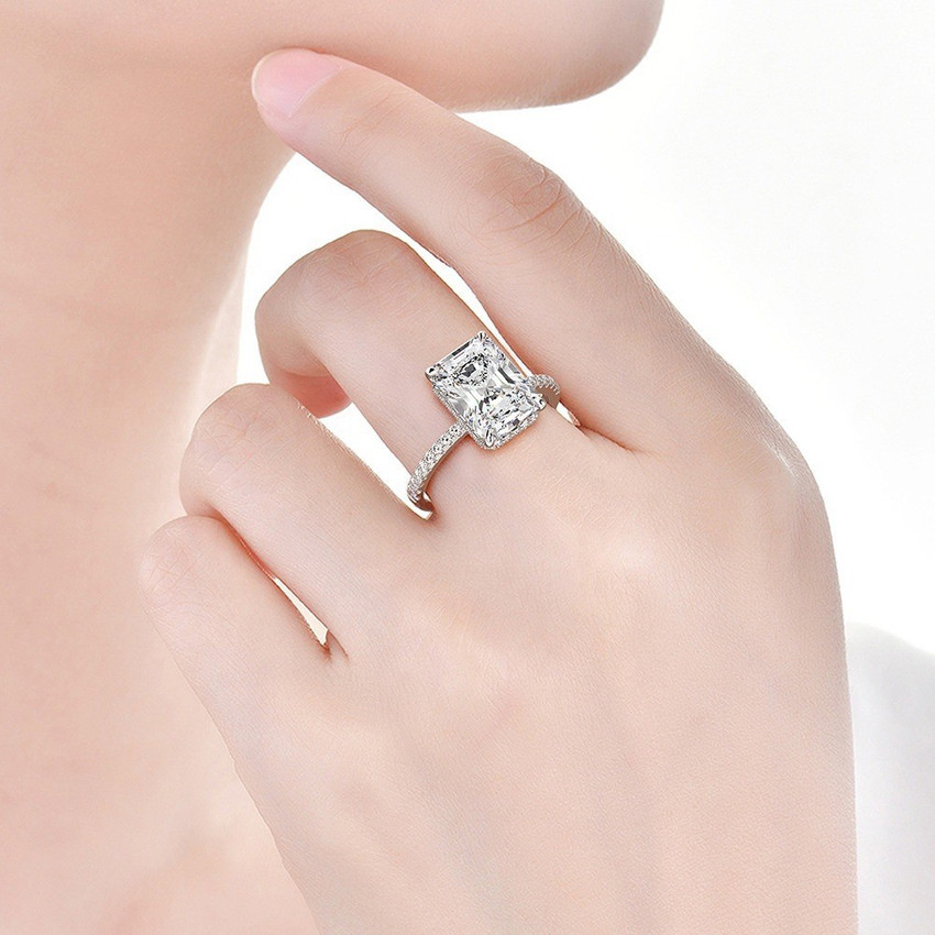 Square shape ring store