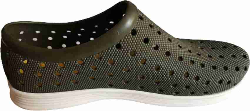 Bata clogs hotsell