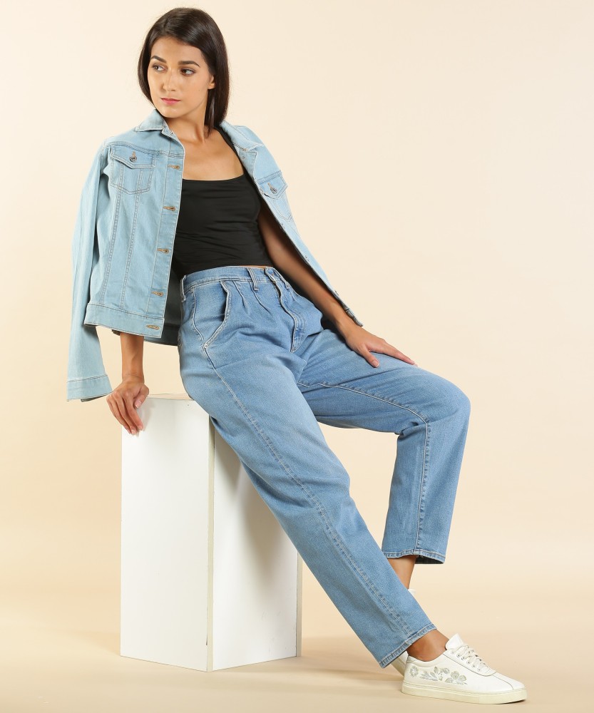 levis black boyfriend/mom jeans  Mom jeans, Black boyfriend, Pretty outfits