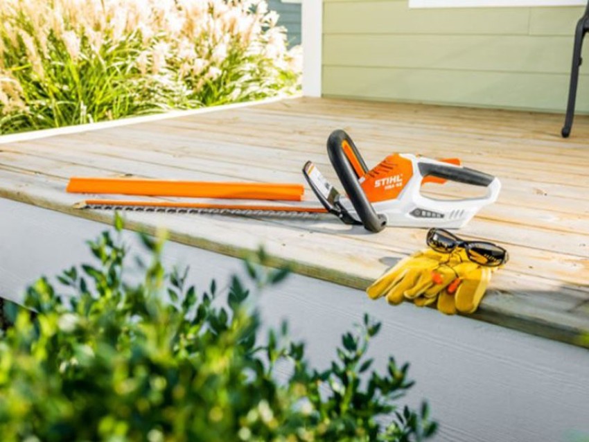 Battery operated stihl hedge trimmers hot sale