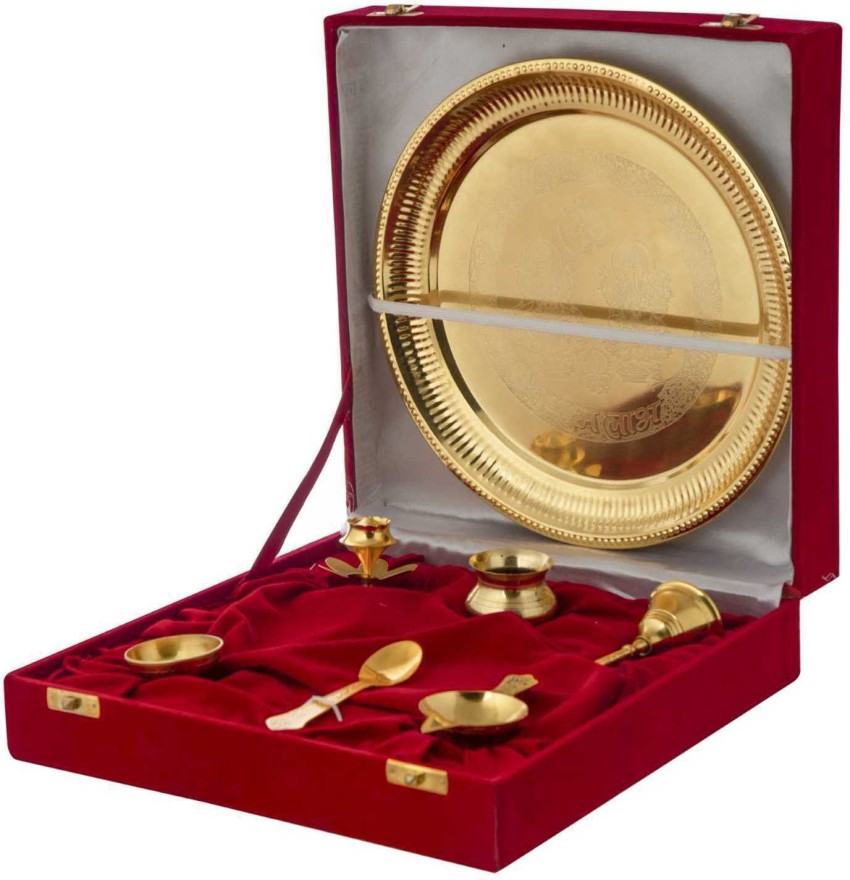 BulkySanta Brass Pooja Thali Set with Handcrafted Etching Design  Size - 7  inches (Set of 7 Pooja Items) (Without Gift Box) : : Home & Kitchen