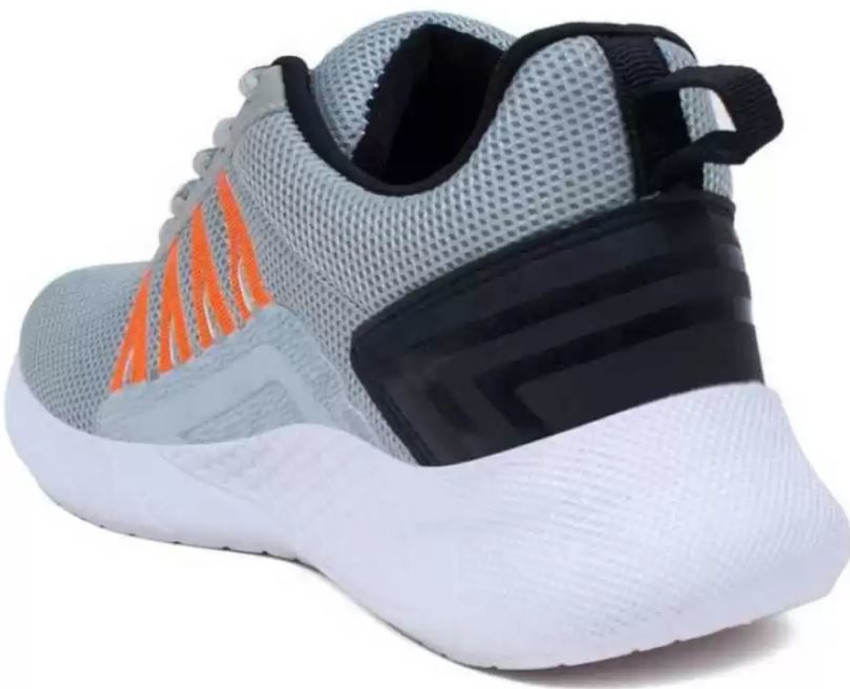 Shoes in top offer price