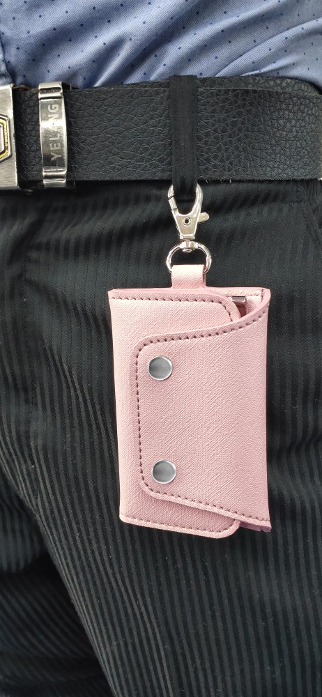 Leather key holder with pull strap, keychain, key pouch, handmade key case