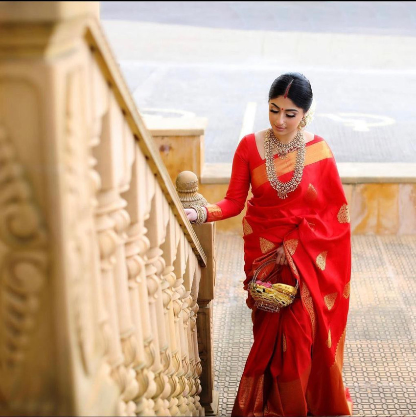 Buy IRONIC CREATION Woven Banarasi Pure Silk Red Sarees Online