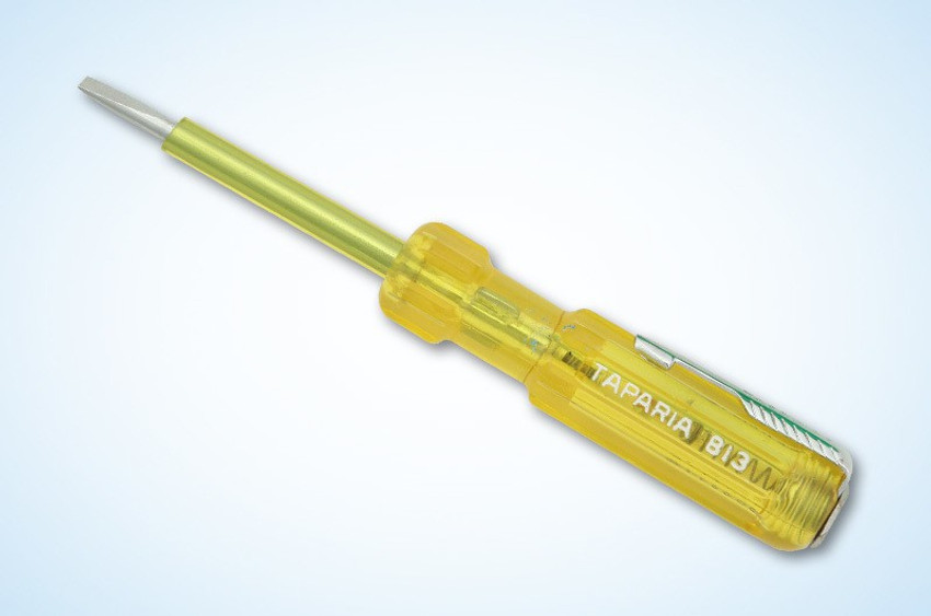 Taparia tester outlet 500v