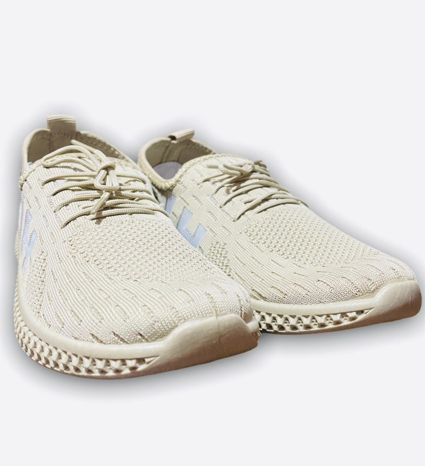 55% OFF on yeezy Running Shoes For Men(White) on Flipkart