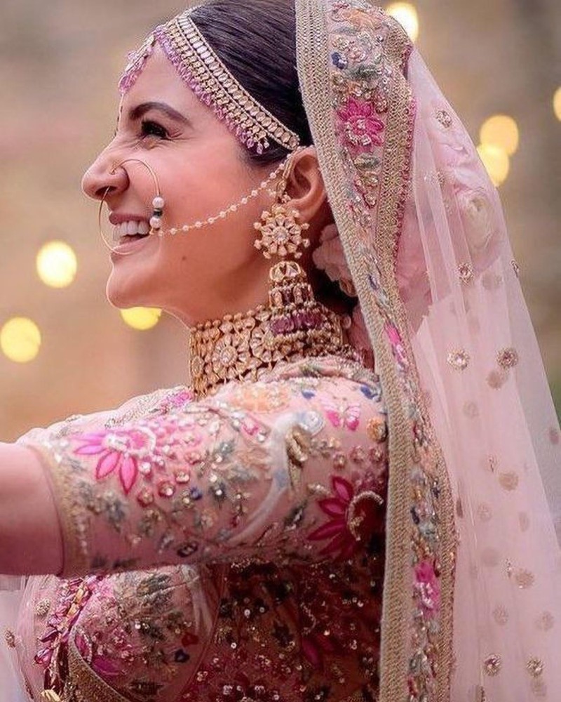 Anushka sharma nose 2025 ring wedding