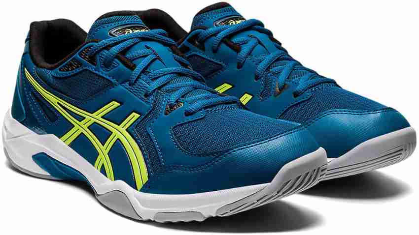 Asics badminton shoes sales flipkart