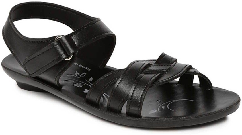 paragon sandals flipkart