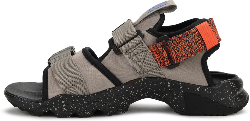 Nike sandals for stoners online