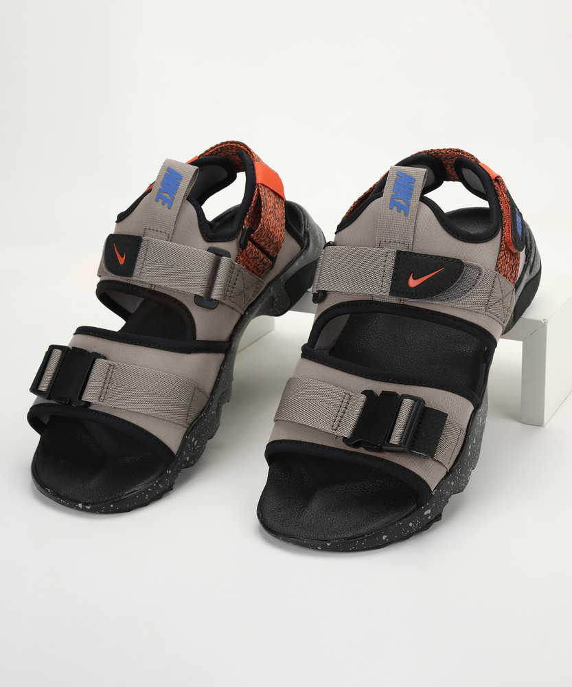 Men's nike shop sandals with backstrap