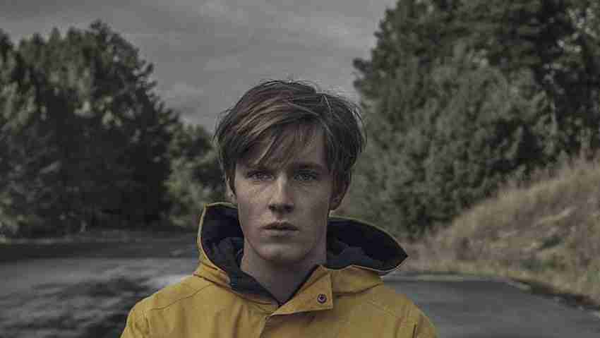 Jonas yellow jacket dark outlet